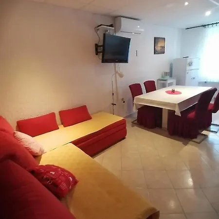 Sindi 3 Apartamento *
