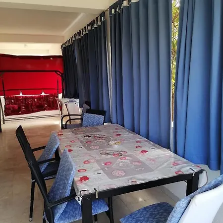 Sindi 3 Apartment